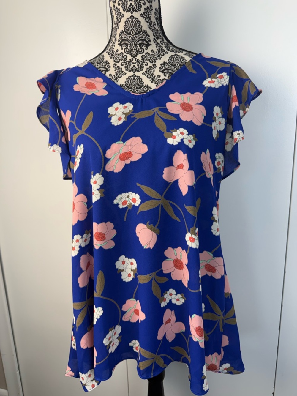 1.4.3. Story by Line Up Royal Blue Floral V-Neck Cap Sleeve Top